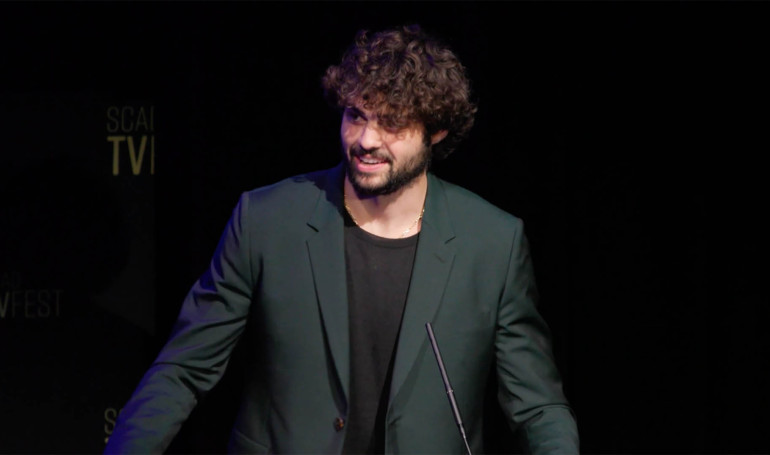 play noah centineo video